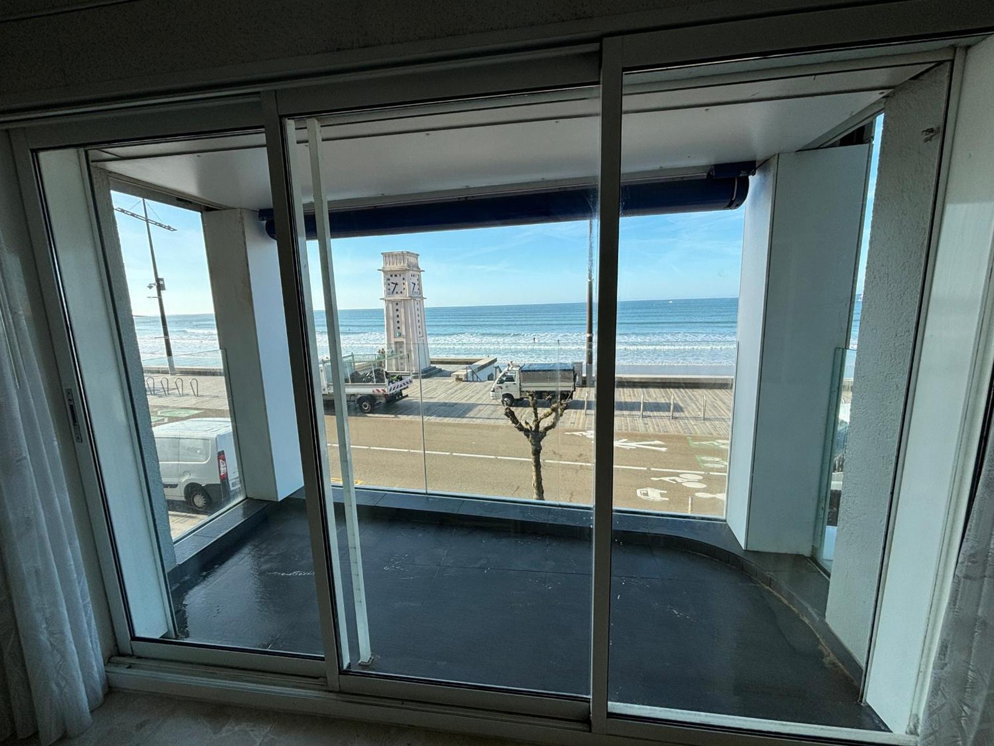 Appartement T2 Avec Balcon Et Vue Mer, 1Er Etage, Ascenseur, Tv, Cuisine Equipee - Fr-1-197-466 Les Sables-d'Olonne Exterior photo